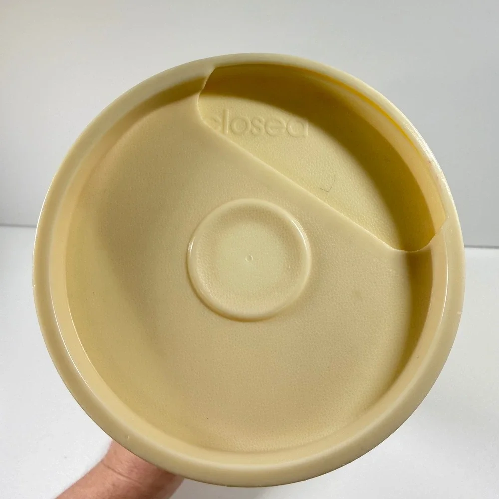 RUBBERMAID Vintage Spaghetti Dispenser 0110 Almond Lid Portion Control 11 Inch